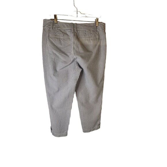 5 for $40
Talbots relaxed chino sz 6p blue pin striped beige capris - Picture 5 of 11